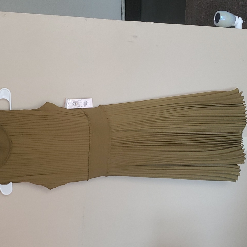 Dress - Picture 3 of 16